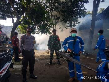 Anggota Koramil 04/Garung Himbau Warga Selalu Patuhi Protokol Kesehatan